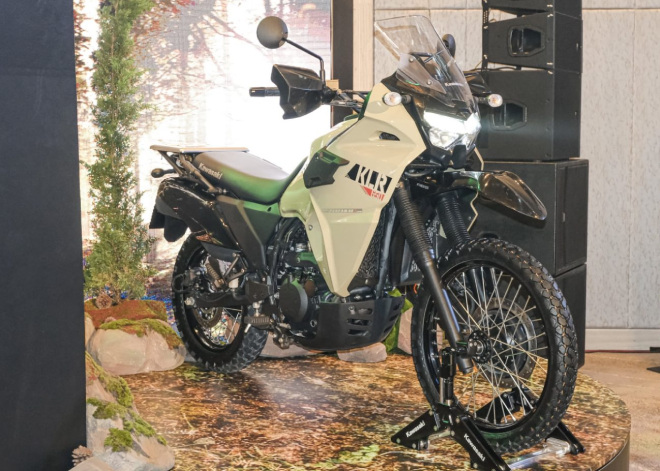 2022 Kawasaki KLR 650: Chiến mã phượt tầm trung cực dẻo dai - 4