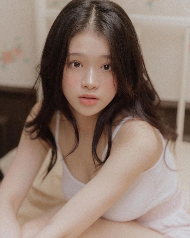 Linh Ka là một trong những gương mặt hot girl nổi bật của thế hệ 10X.&nbsp;
