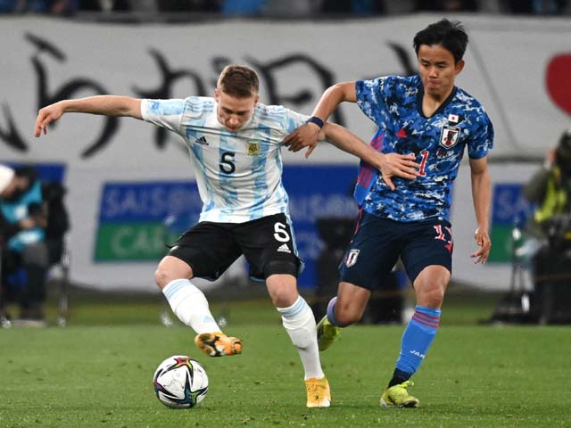 Bóng đá - “Messi Nhật” đá phạt góc như Beckham, 2 lần “dọn cỗ” vùi dập Argentina