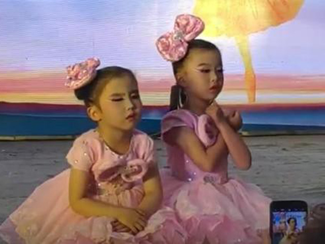 Bạn trẻ - Cuộc sống - Clip: Đang nhảy múa thì "lên cơn" buồn ngủ, cô bé khiến ai cũng phì cười