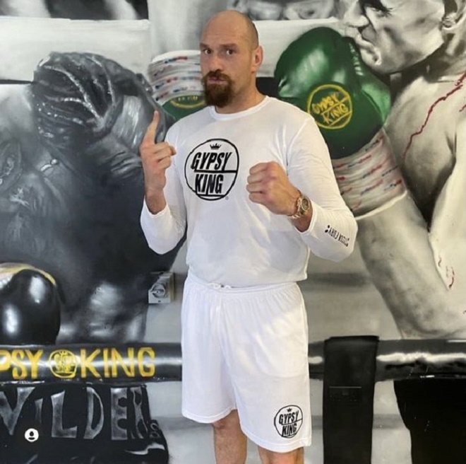 Fury lộ thân hình gọn gàng trái với phát biểu của anh