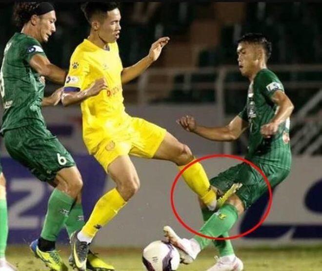 Sau Hoàng Thịnh, thêm 2 "tiều phu" ở V-League nhận án phạt - 3