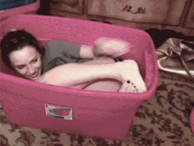 Tranh vui - Những pha nghịch dại khiến người xem cũng thấy "tê tái"