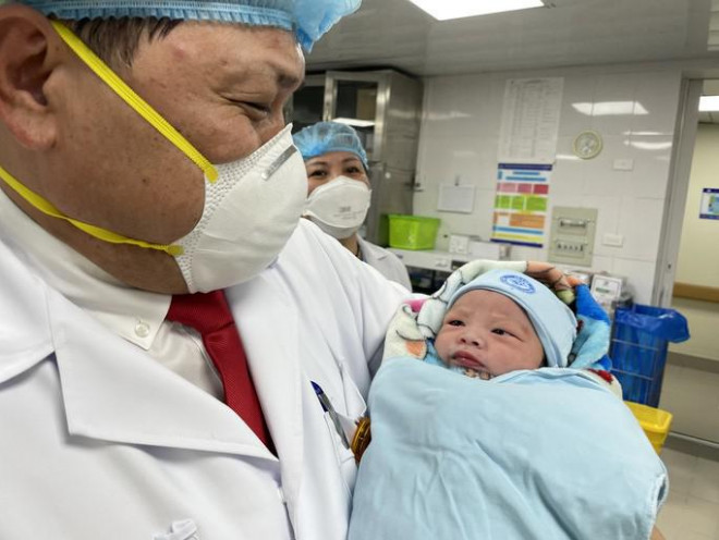 Ngắm những công dân nhí đầu tiên năm 2022 tại bệnh viện sản lớn nhất miền Bắc - 10