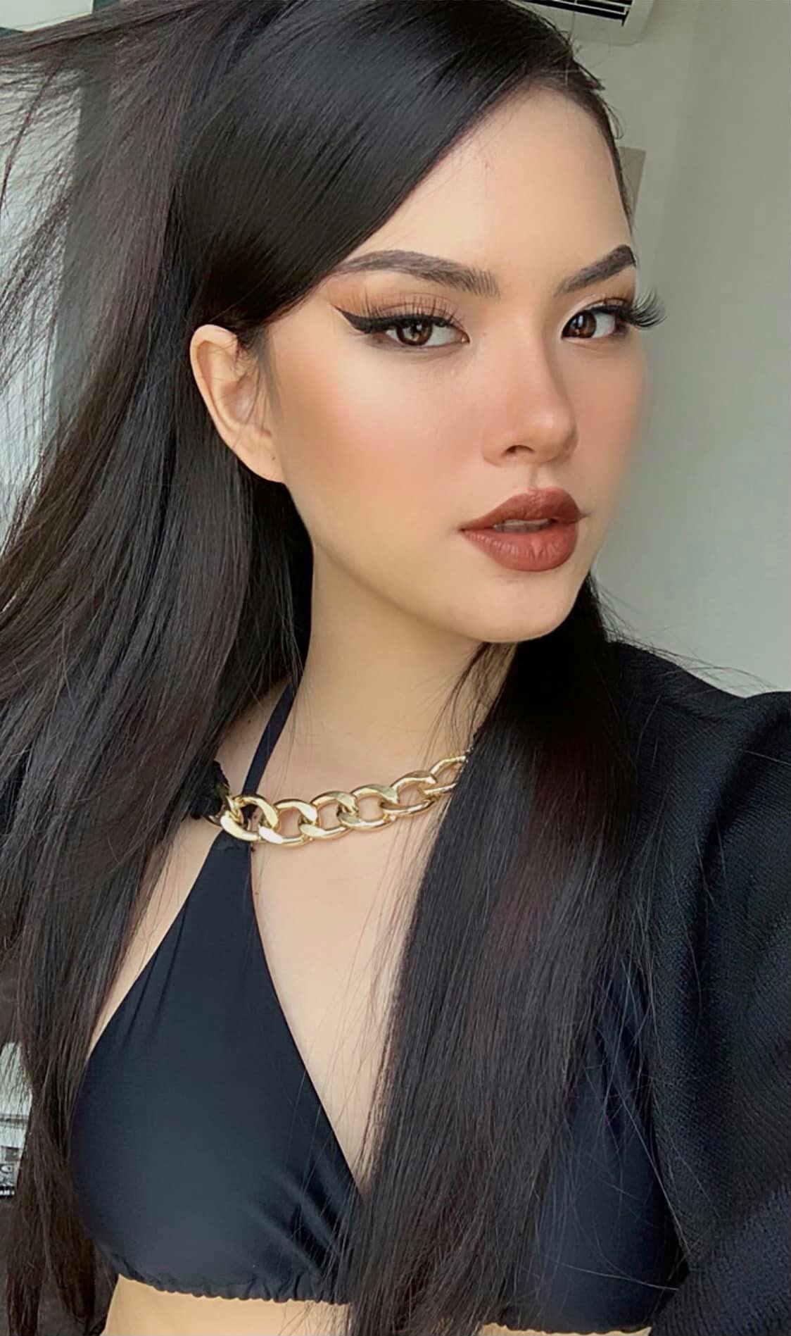 Bên cạnh hình ảnh "nàng thơ" cũng có khi Xuân Mai cá tính như thế này.