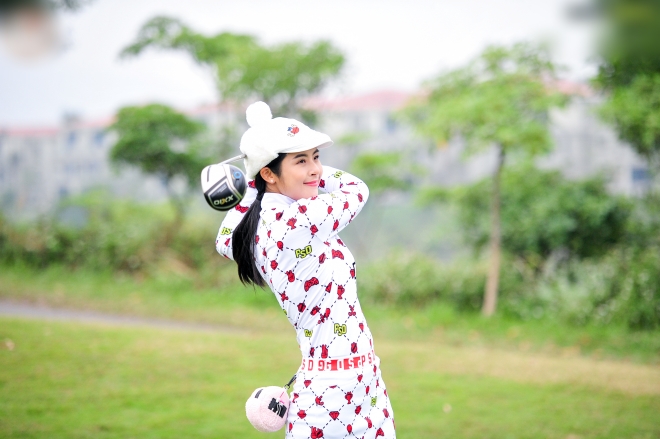 Top 10 HHVN Thanh Tú hội ngộ dàn sao nữ tại chương trình Golf - 3