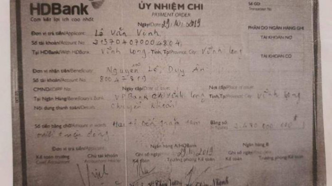 Tờ ủy nhiệm chi mà Ân dùng để rút gần 2,5 tỷ đồng trong tài khoản ông Vịnh.