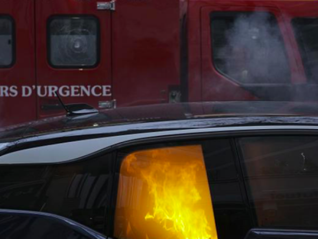 Thế giới - Hơn 800 ô tô bị đốt trong đêm giao thừa ở Pháp