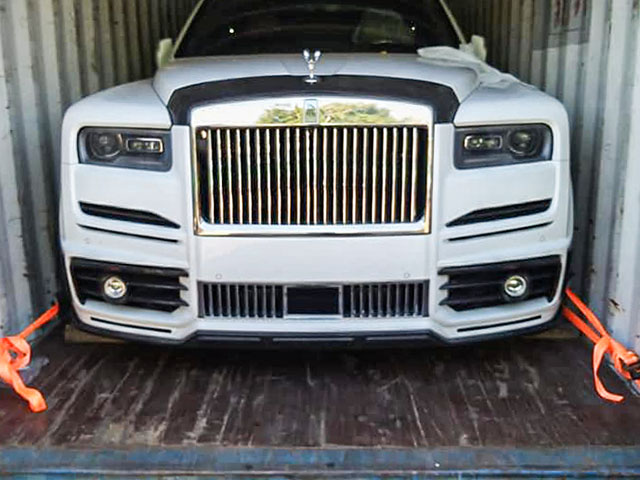 Ô tô - Siêu phẩm Rolls-Royce Cullinan Mansory trên đường về Việt Nam