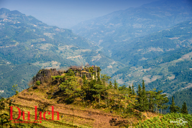 Dọc đường lên, bắt gặp điểm checkin vô cùng xịn sò, nơi các bạn trẻ thường ghé qua