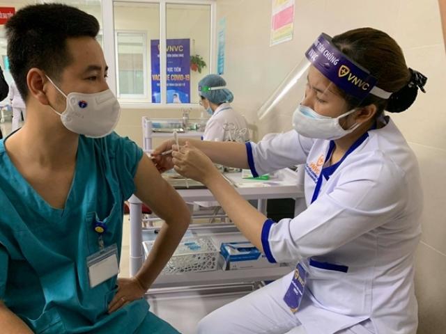 Sức khỏe đời sống - Cả nước đã tiêm được hơn 4,8 triệu liều vắc-xin mũi 3 phòng COVID-19
