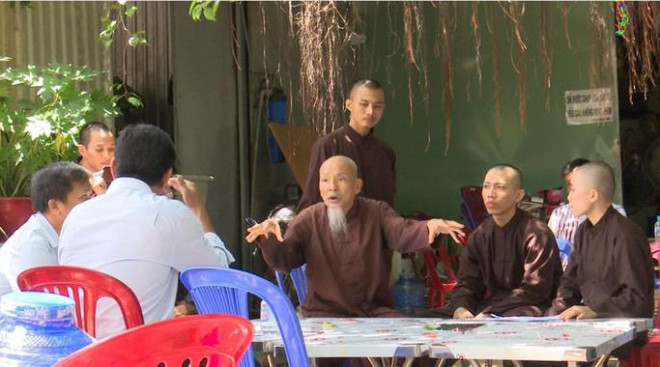 NÓNG: Khởi tố vụ lợi dụng tôn giáo, từ thiện để trục lợi tại “Tịnh thất Bồng Lai” - 1