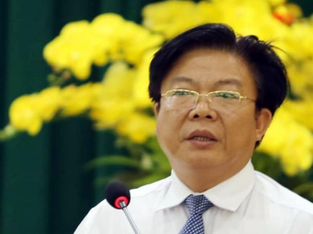 Tin tức trong ngày - Giám đốc Sở GD&amp;ĐT Quảng Nam nghỉ hưu: Không có chuyện về hưu là "hạ cánh an toàn"