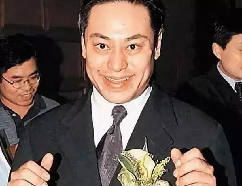 Tuy nhiên quãng đời giàu sang của La Triệu Huy không kéo dài lâu. Cơn bão tài chính năm 1997 đã ảnh hưởng lớn để sự nghiệp, khiến anh ta phá sản hoàn toàn vào năm 2000.
