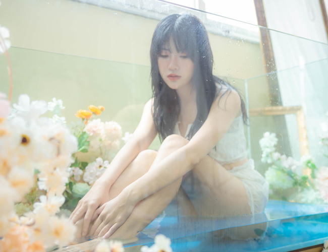 Tố Uyên thường hóa thân vào những concept mang đậm phong cách &#34;Lolita&#34;.
