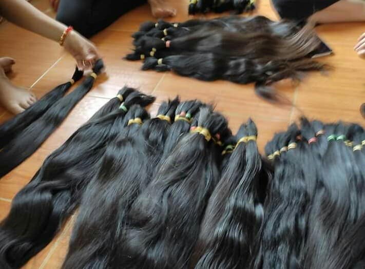 Nghề thu mua tóc rối ở Việt Nam khiến nhiều báo nước ngoài kinh ngạc vì giá thành quá rẻ và những hình dung cụ thể về khâu đầu tiên của quá trình tạo ra các sản phẩm liên quan đến tóc.