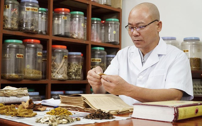 Y sỹ Nguyễn Xuân Ngọc có gần 20 năm kinh nghiệm điều trị các bệnh xương khớp