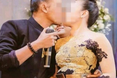 Thầy tế Indonesia gặp họa vì bức ảnh công khai hôn vợ
