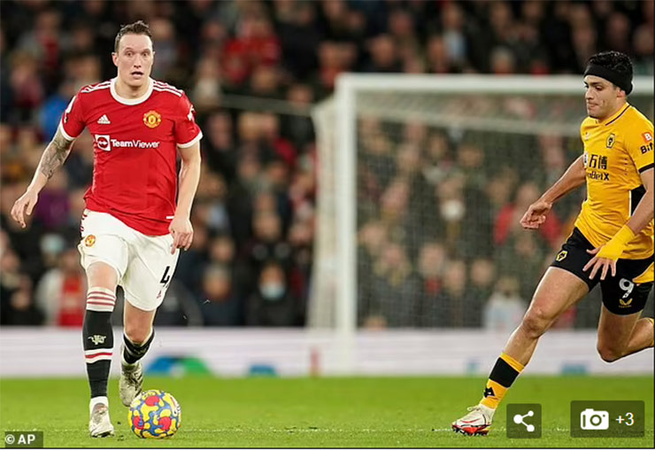 Phil Jones chơi tốt dù đã gần 2 năm anh mới lại được thi đấu trở lại cho MU