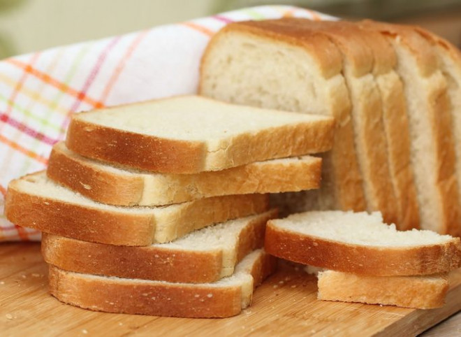 Ăn quá nhiều bánh mì trắng có thể cản trở quá trình giảm cân của bạn. Ảnh:&nbsp;Shutterstock