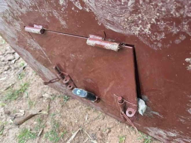 Một trong 4 hòm công đức bị phá khóa, lấy hết tiền