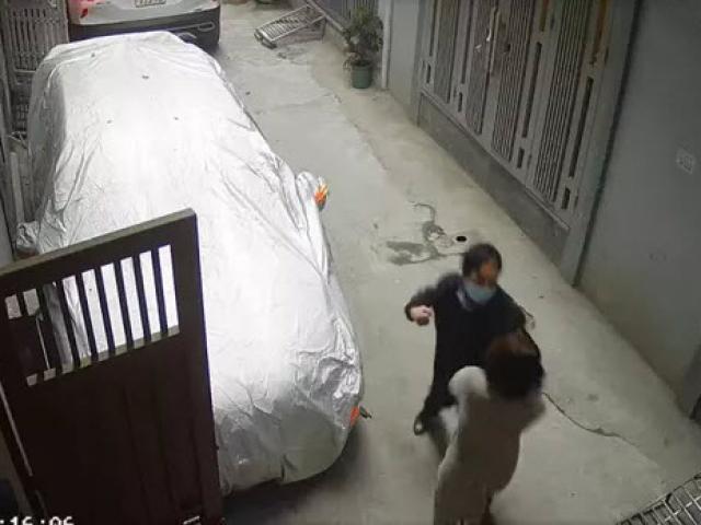 Tin tức trong ngày - Tin tức 24h qua: Tạm đình chỉ công tác đối Vụ phó  "vung tay" vào mặt hàng xóm