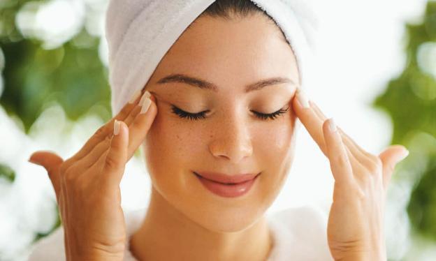 Massage da mặt mang lại những lợi ích không ngờ.