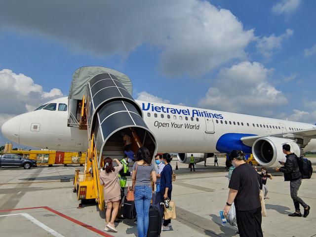 Kinh doanh - "Mỗi ngày mất đi 1 chiếc Camry", ông lớn hàng không oằn mình giữa đại dịch