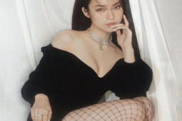 Thời trang - MC trẻ nhất "Đường lên đỉnh Olympia" mặc gợi cảm dù biết mẹ phản đối