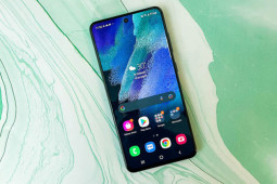 Galaxy S21 FE có giá "ngon", Samfan có nên mua?