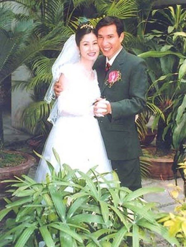 Quang Thắng có cuộc sống hôn nhân hạnh phúc với bà xã kém 11 tuổi.
