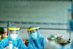 Tin tức trong ngày - TPHCM: Đề xuất thưởng Tết mỗi nhân viên y tế 1,5 triệu đồng