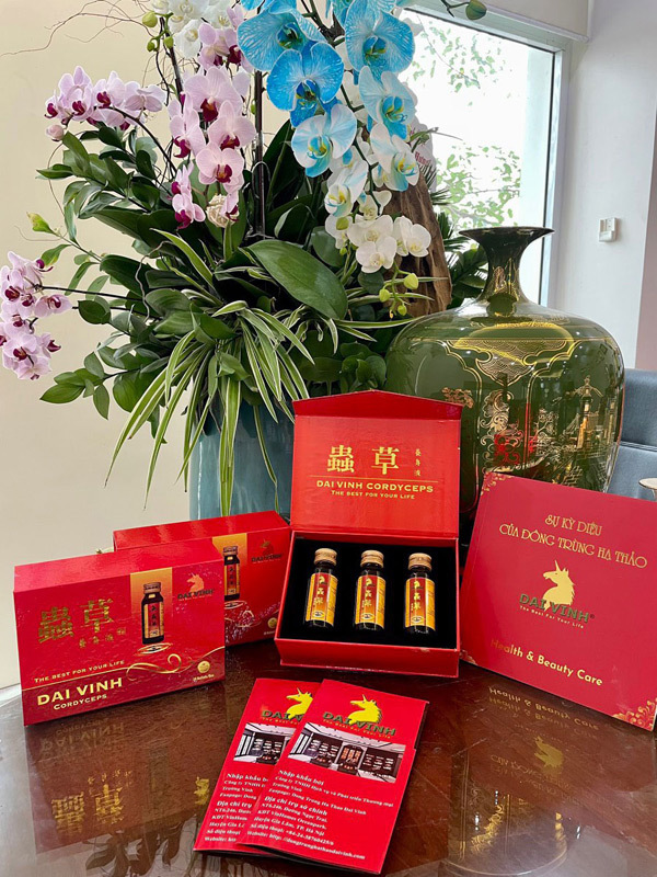 Đông trùng Hạ thảo Đại Vinh - dạng nước chiết xuất đậm đặc - hộp 3 lọ.