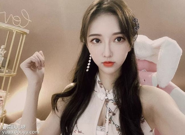 Tuy nhiên, cô từng tiết lộ trong tương lai sẽ kết thúc hợp đồng với nền tảng này dù kiếm được nhiều tiền.&nbsp;
