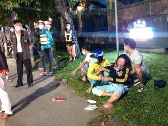 Tin tức trong ngày - Người vợ ngất lịm bên thi thể chồng trên Quốc lộ 13