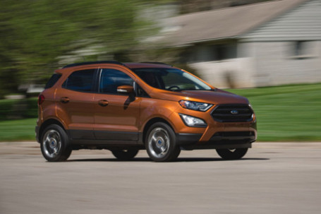 Giá xe Ford EcoSport tháng 1/2022, giảm 50% LPTB và ưu đãi 50 triệu...