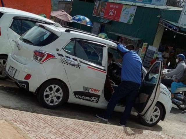 Tin tức trong ngày - Taxi “dù” An Tâm độc chiếm bệnh viện, vô tư "chặt chém" khách