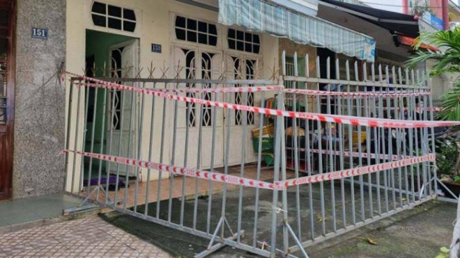 Ngôi nhà tại Đà Nẵng bị rào cứng bằng khung thép do F1 tự ý ra khỏi nhà khi đang cách ly
