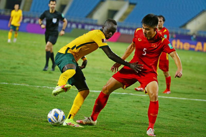 Vietnam U23 players are in a situation "on the anvil, under the hammer".