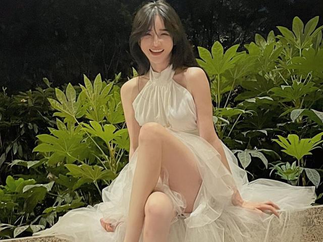 Làm đẹp - Cô MC "không yêu bị đòi 20 tỷ" giữ đường cong mềm mại, nữ tính nhờ "bay lượn"