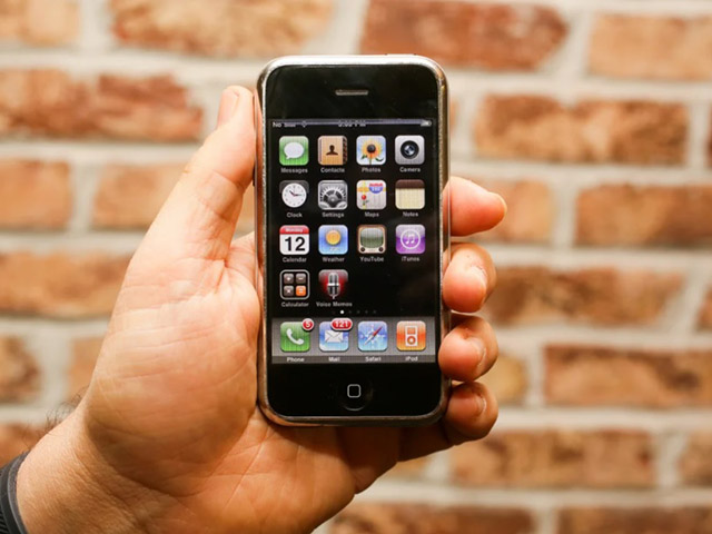 Thời trang Hi-tech - Cách đây 15 năm, "đại chiến" thế giới smartphone có những gì?