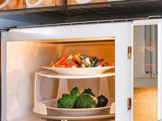 Ẩm thực - Những thực phẩm tối kỵ với lò vi sóng, có thể hoá thành "thuốc độc"