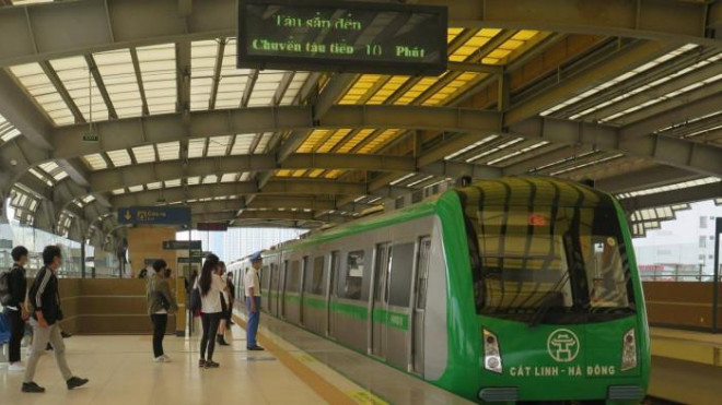 Tuyến đường sắt đô thị Cát Linh - Hà Đông được đưa vào khai thác vận hành từ ngày 6/11/2021