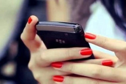 Bạn trẻ - Cuộc sống - Chồng bắt quả tang vợ gửi hình khỏa thân cho nhiều đàn ông và cách xử lý ít ai ngờ