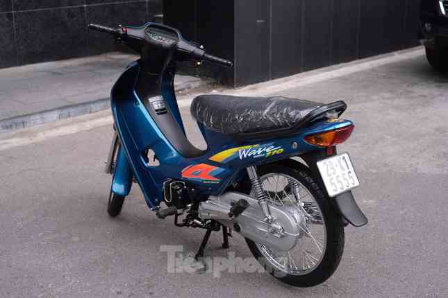 Honda Wave đời 1999 biển số tứ quý rao bán 100 triệu đồng - 1