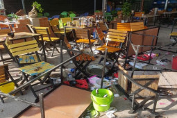 Pháp luật - Đại ca "số má" cùng đàn em đập phá quán nhậu đòi bảo kê