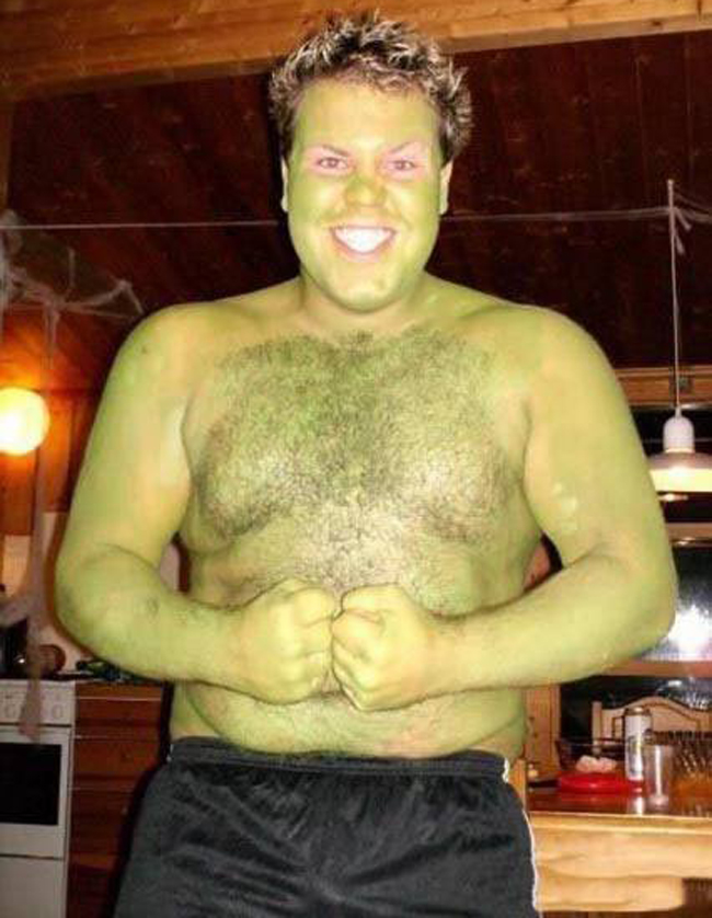 Thế này đã giống Hulk chưa hả các thím.
