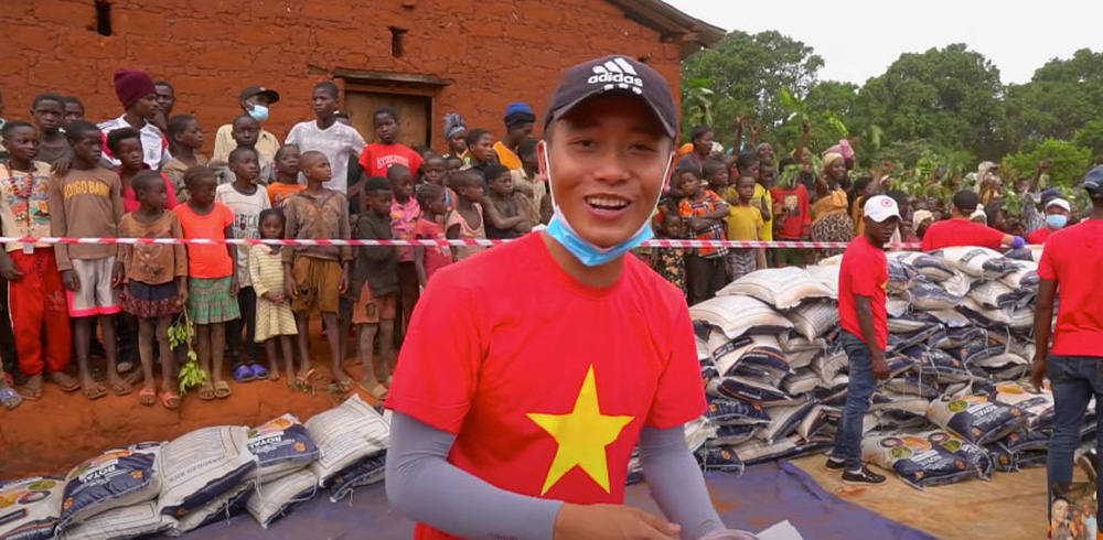 Quang Linh Vlogs đã chính thức về nước sau nhiều năm làm việc và sinh sống tại Angola