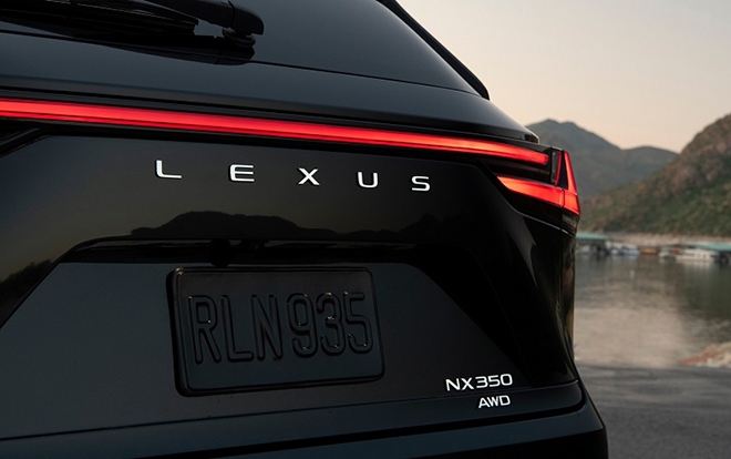 Lexus sẽ thay thế logo phía sau đuôi xe bằng nhận diện \