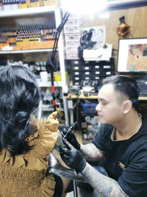 Thợ xăm Nguyễn Công Thành chia sẻ hành trình theo đuổi đam mê - 1